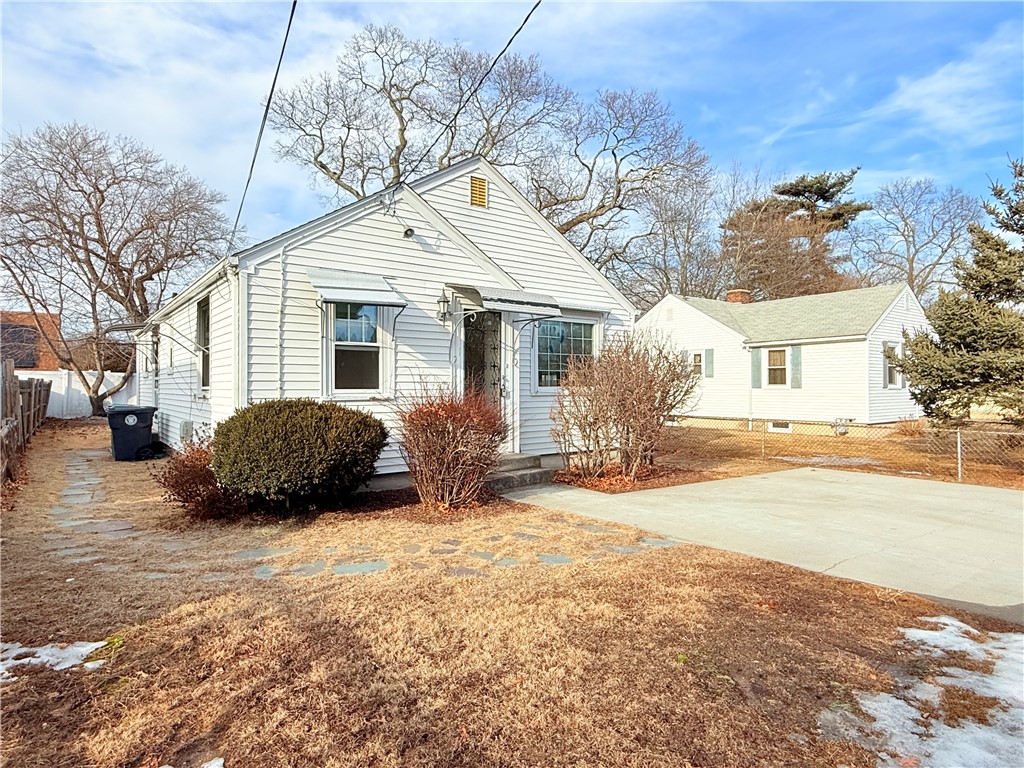 35 Community Road Warwick, RI 02889 - Photo 3 of 16