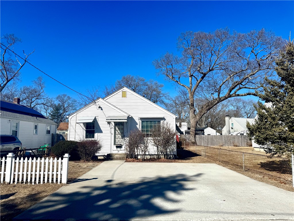 35 Community Road Warwick, RI 02889 - Photo 4 of 16
