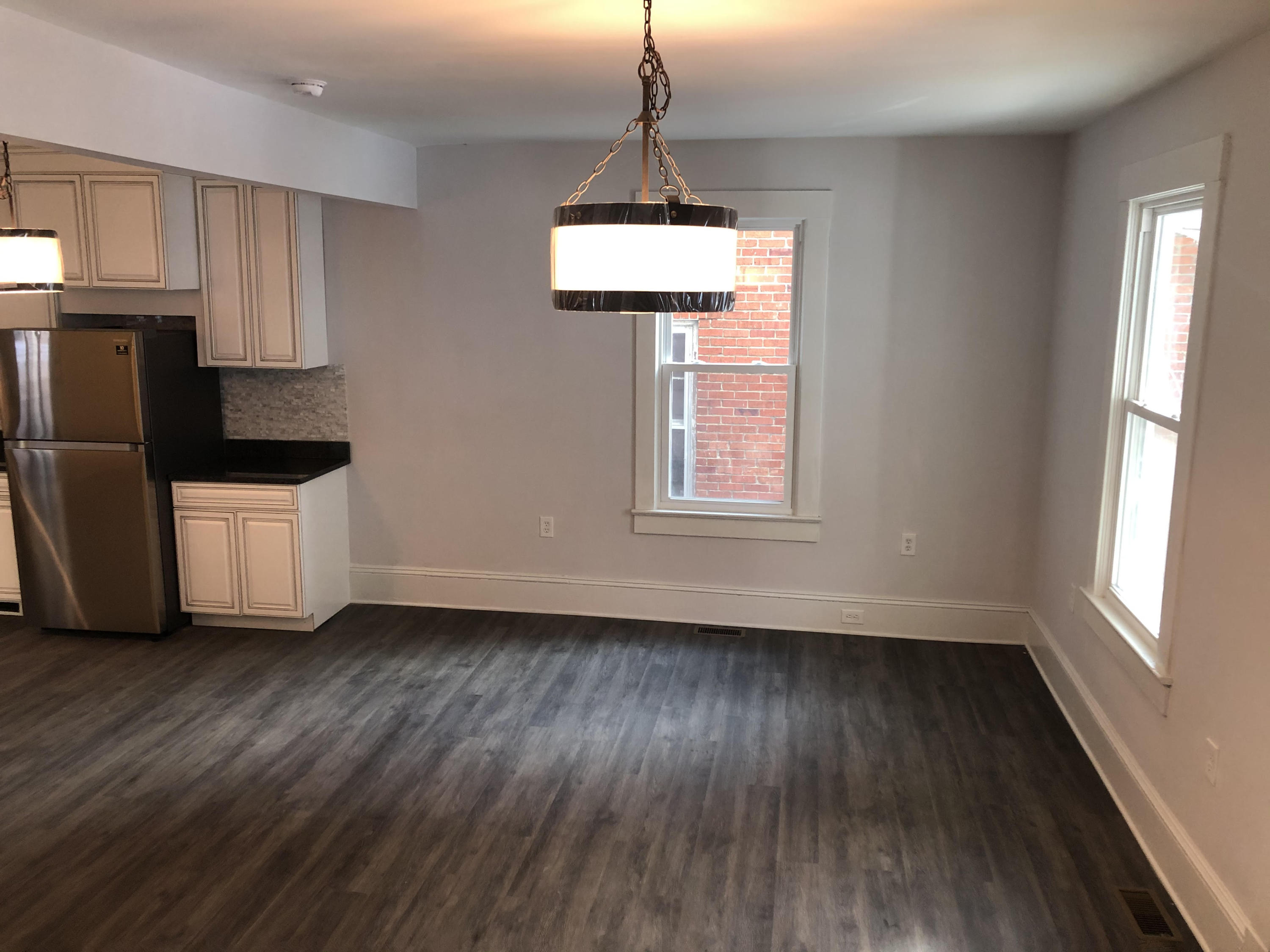 576 Roxbury Street Clifton Forge, VA 24422 - Photo 3 of 17 Living room