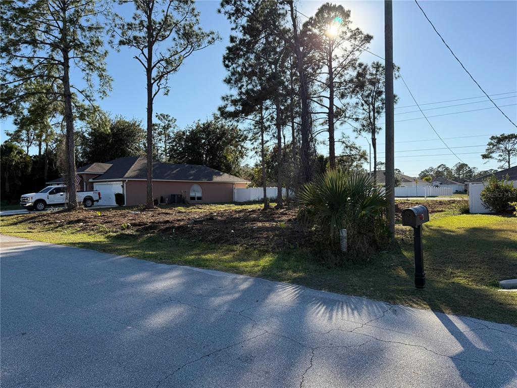 8 Sederholm Path Palm Coast, FL 32164 - Photo 2 of 5 a view of a house with swimming pool yard and sitting area