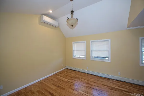 $4,500 | 37 Winter Lane, Hicksville, NY 11801