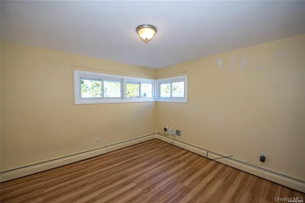 $4,500 | 37 Winter Lane, Hicksville, NY 11801