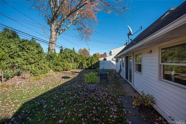 $4,500 | 37 Winter Lane, Hicksville, NY 11801