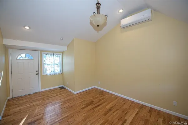 $4,500 | 37 Winter Lane, Hicksville, NY 11801