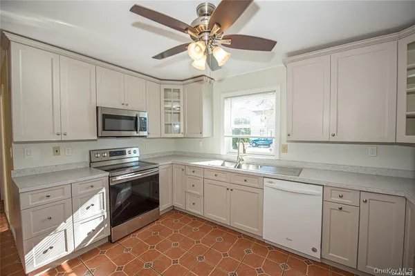 $4,500 | 37 Winter Lane, Hicksville, NY 11801