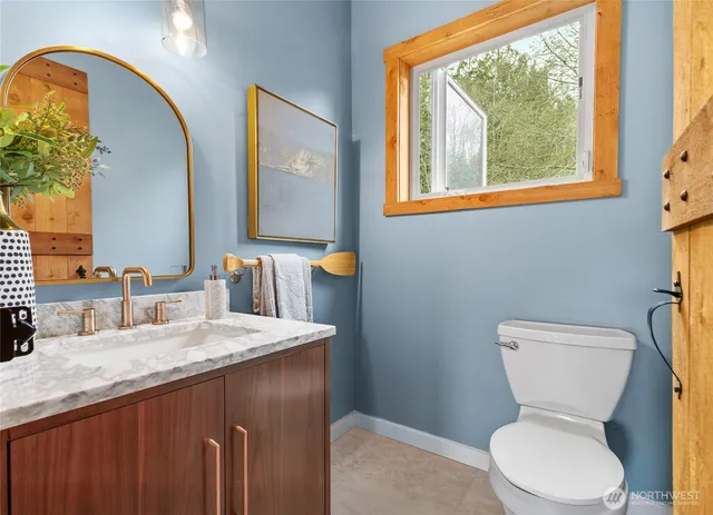 $1,150,000 | 62 East North Bay Road, Allyn, WA 98524