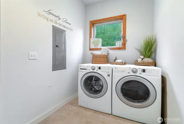 $1,150,000 | 62 East North Bay Road, Allyn, WA 98524