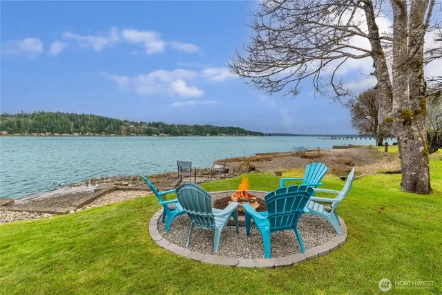 $1,150,000 | 62 East North Bay Road, Allyn, WA 98524
