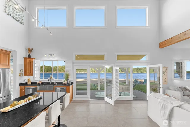 $1,150,000 | 62 East North Bay Road, Allyn, WA 98524