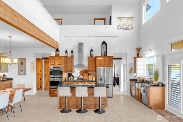 $1,150,000 | 62 East North Bay Road, Allyn, WA 98524