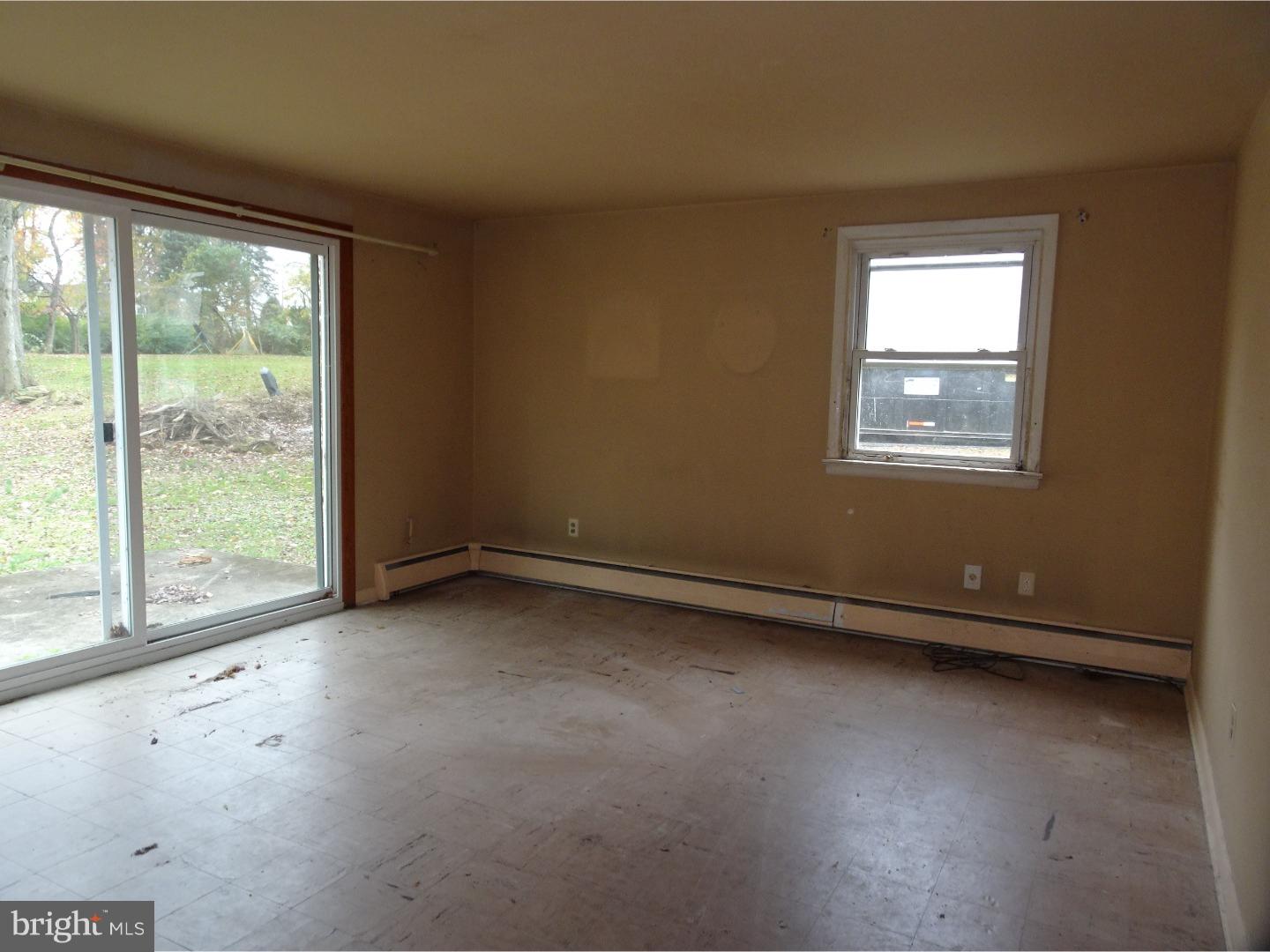 105 Deerfield Road Broomall, PA 19008 - Photo 14 of 25 Family Room