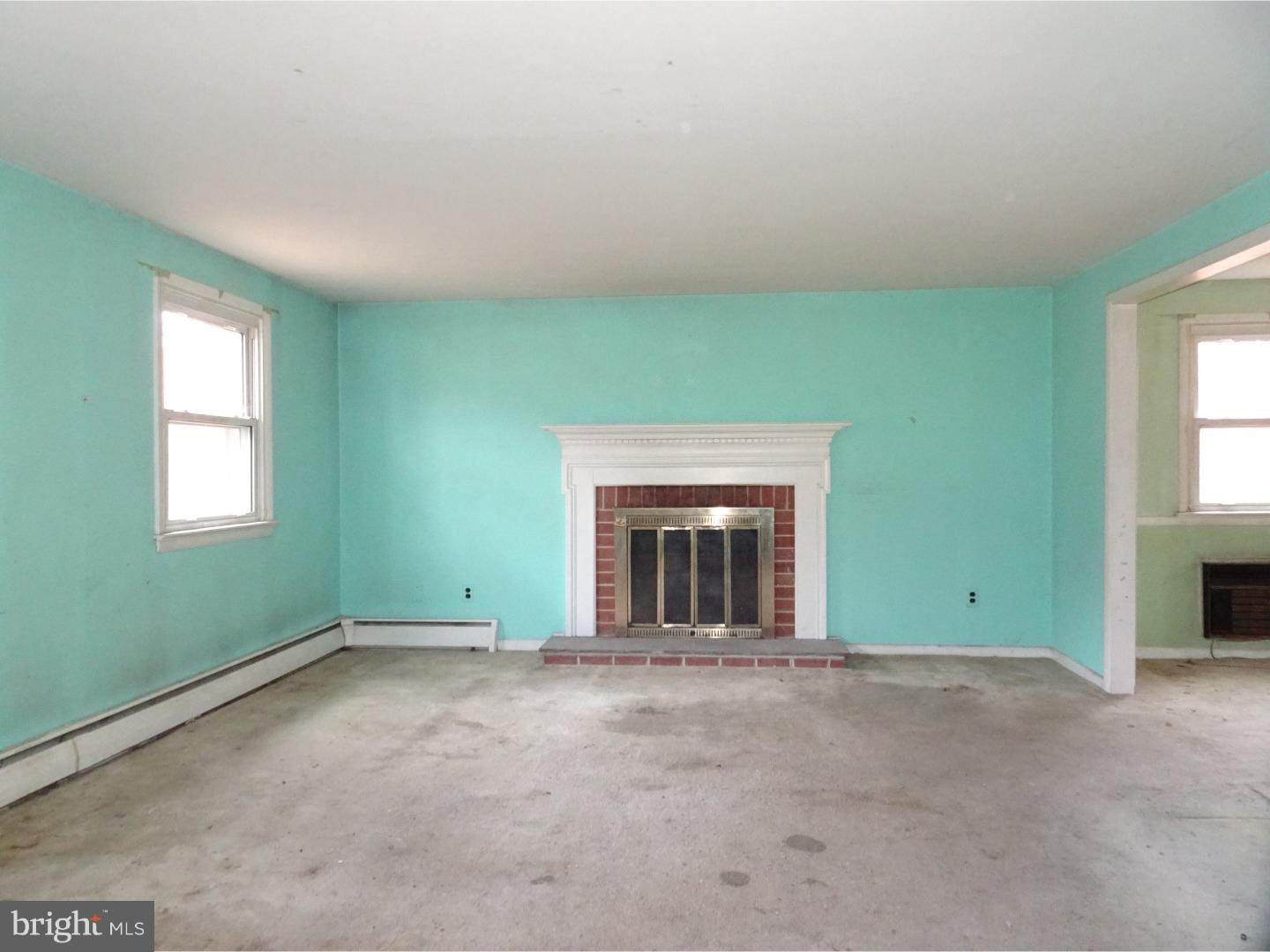 105 Deerfield Road Broomall, PA 19008 - Photo 9 of 25 Living Room