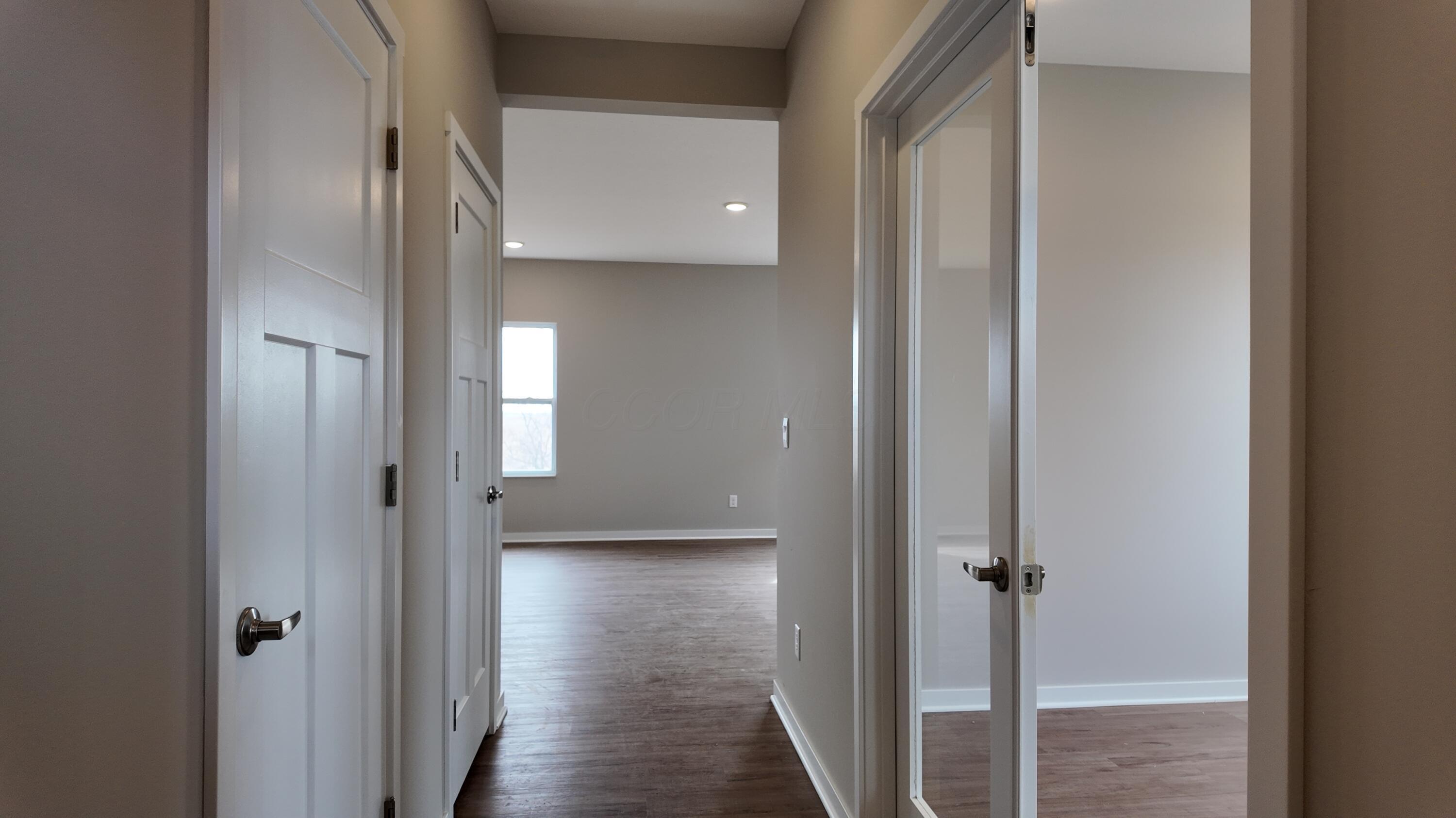 263 Cavanaugh Drive Commercial Point, OH 43116 - Photo 5 of 34