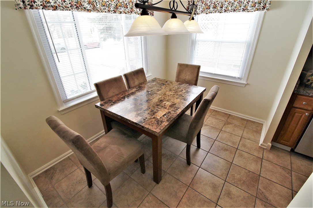 1632 Harwich Road Cleveland, OH 44124 - Photo 6 of 29