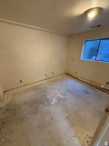 680 Family Circle Sandy, UT 84070 - Photo 27 of 35
