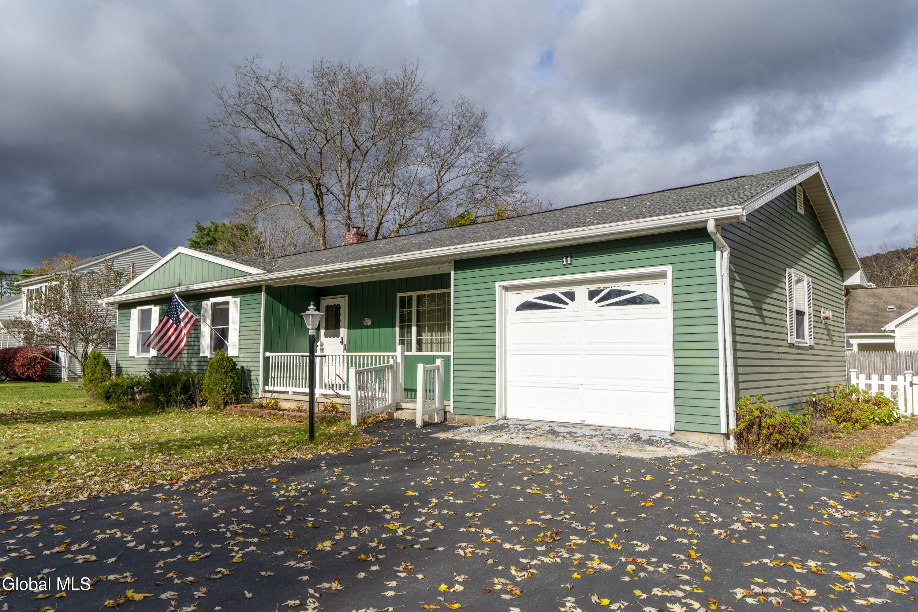 11 Keyes Street Warrensburg, NY 12885 - Photo 2 of 27 11 Keyes-2