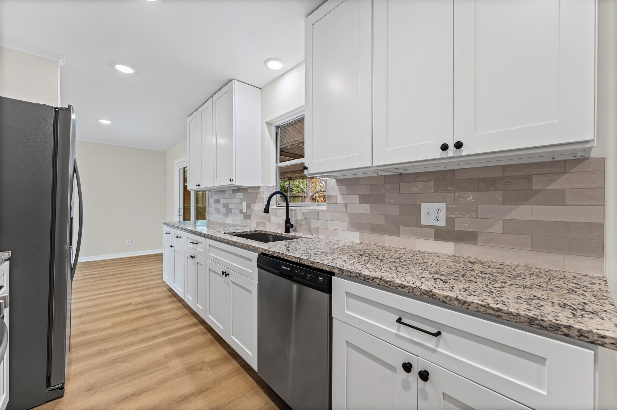 7102 Sharpview Drive Houston, TX 77074 - Photo 7 of 16