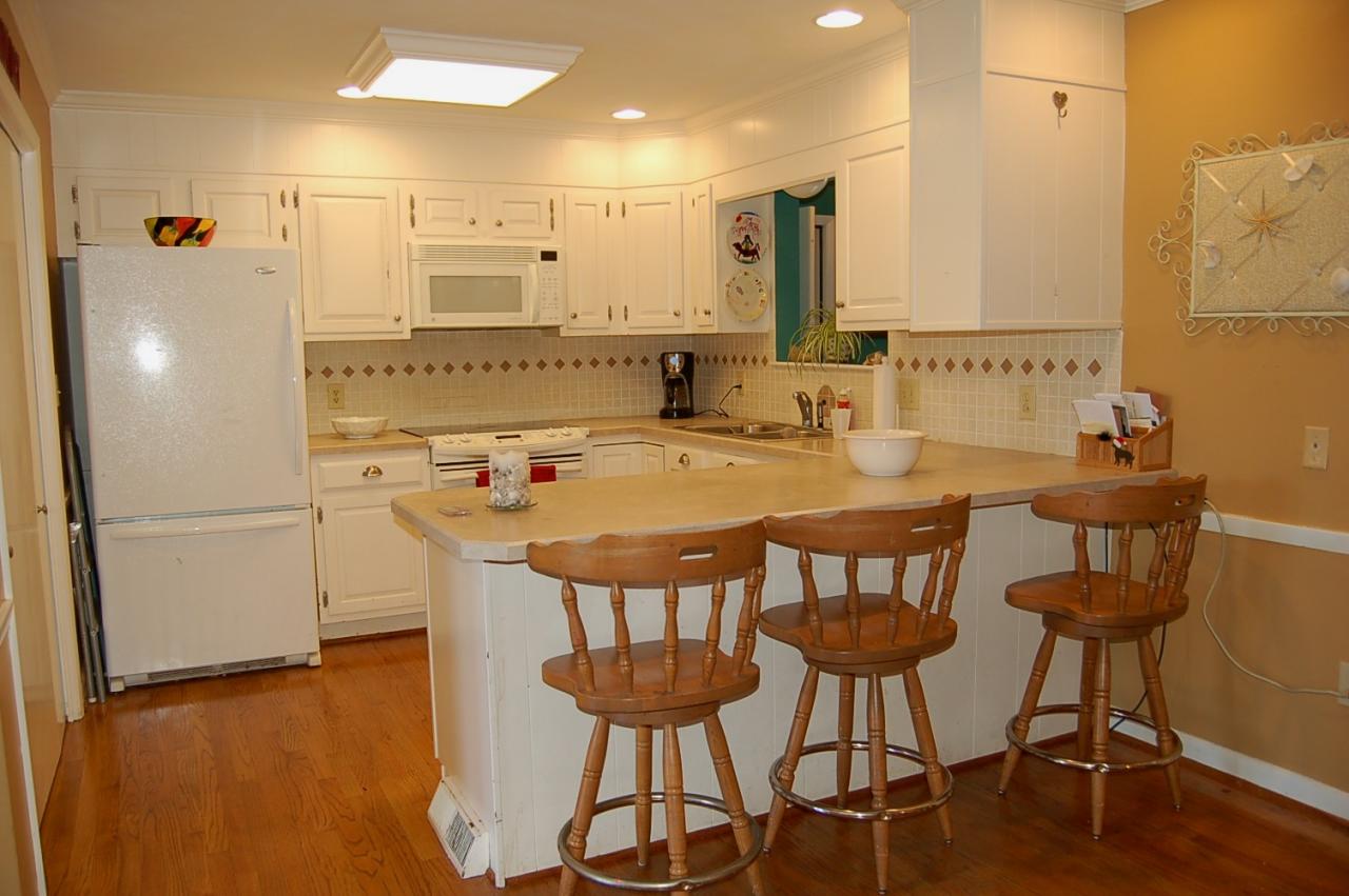 120 MacGregor Drive Blue Ridge, VA 24064 - Photo 8 of 10 Kitchen
