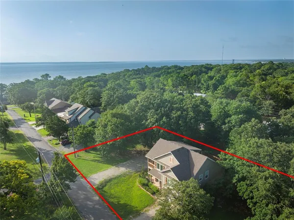$850,000 | 32 Coffee Circle, Pottsboro, TX 75076