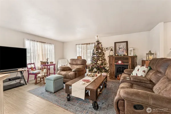 $79,500 | 10711 60th St Court East, Unit 150, Puyallup, WA 98372