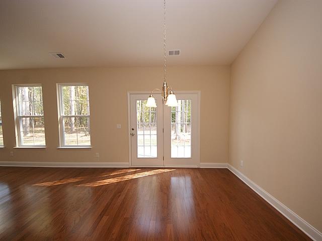 233 Spectrum Road Summerville, SC 29486 - Photo 3 of 26 Eat in Kitchen area