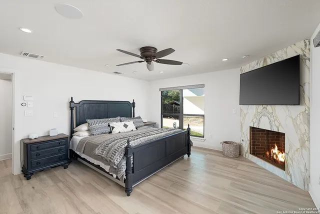 $2,250,000 | 1240 Rip Jay Circle, Canyon Lake, TX 78133