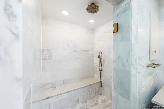 $2,250,000 | 1240 Rip Jay Circle, Canyon Lake, TX 78133