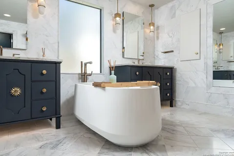 a room with a washing machine