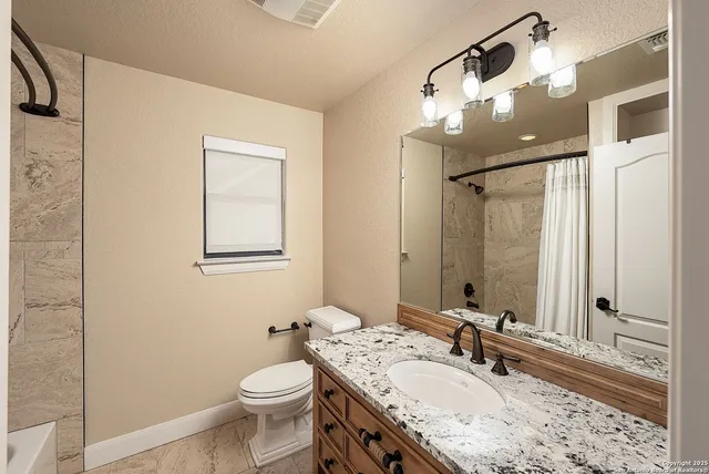 $2,250,000 | 1240 Rip Jay Circle, Canyon Lake, TX 78133