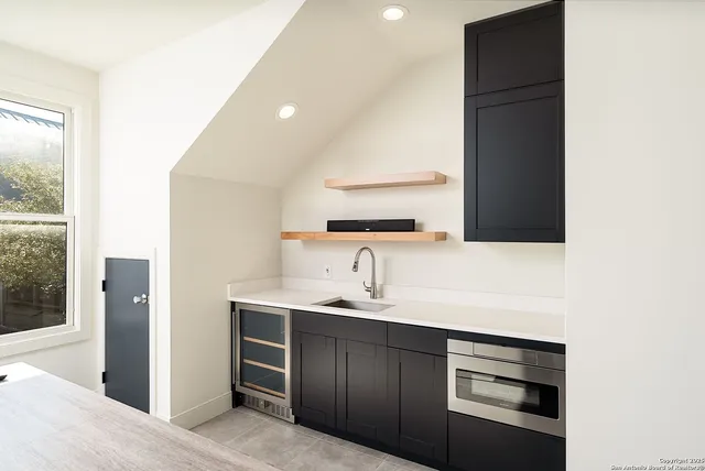 $2,250,000 | 1240 Rip Jay Circle, Canyon Lake, TX 78133