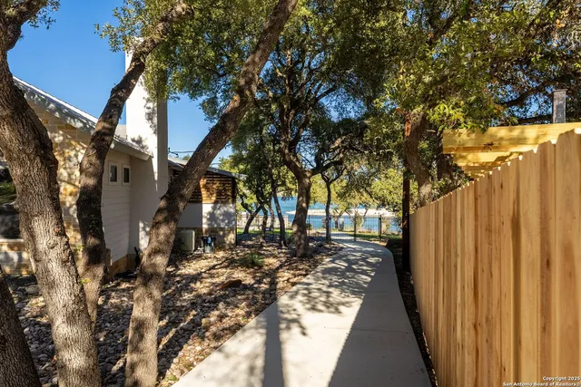 $2,250,000 | 1240 Rip Jay Circle, Canyon Lake, TX 78133