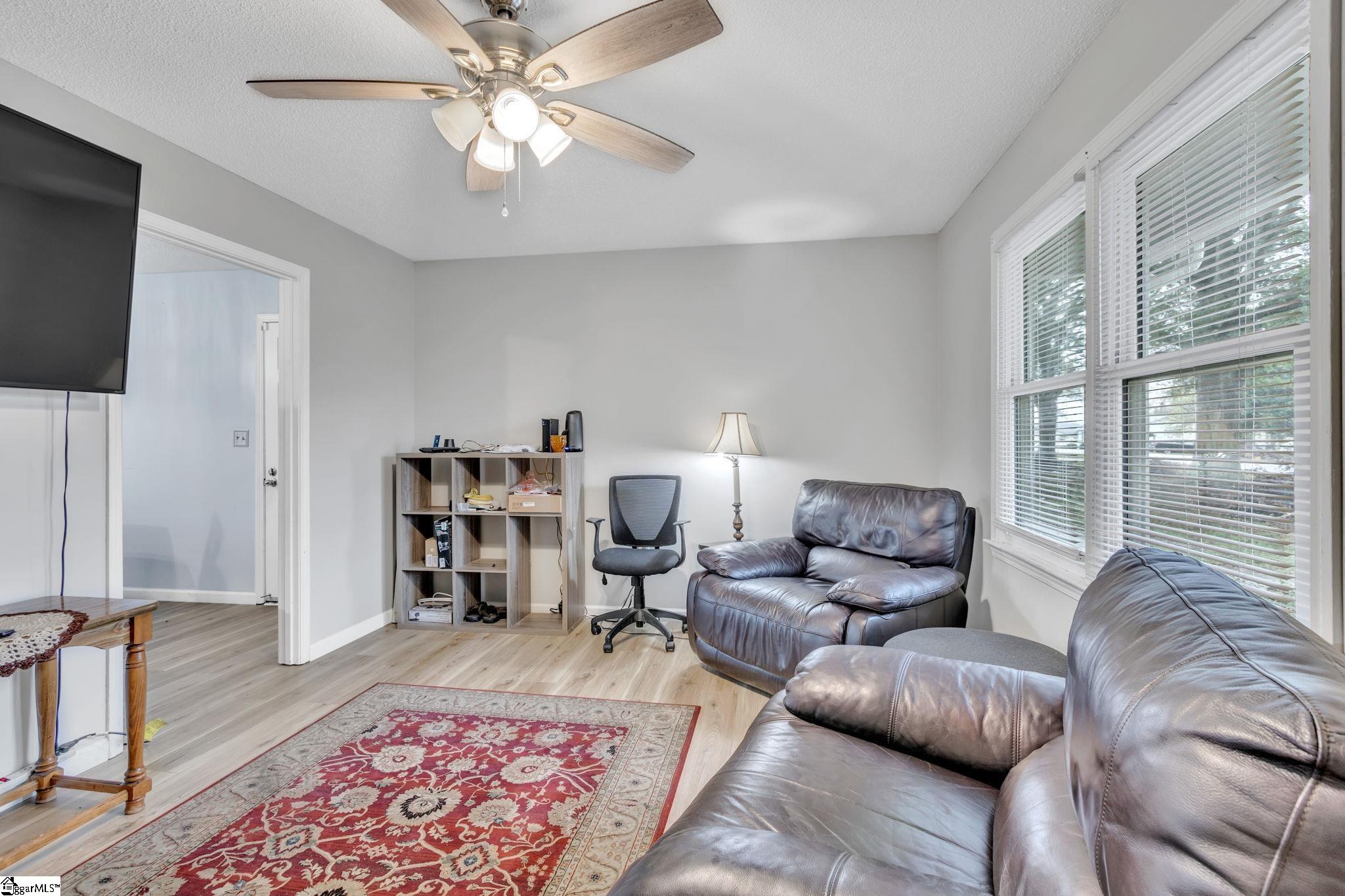 303 Kingsboro Road Anderson, SC 29626 - Photo 3 of 18 Gallery Image 3