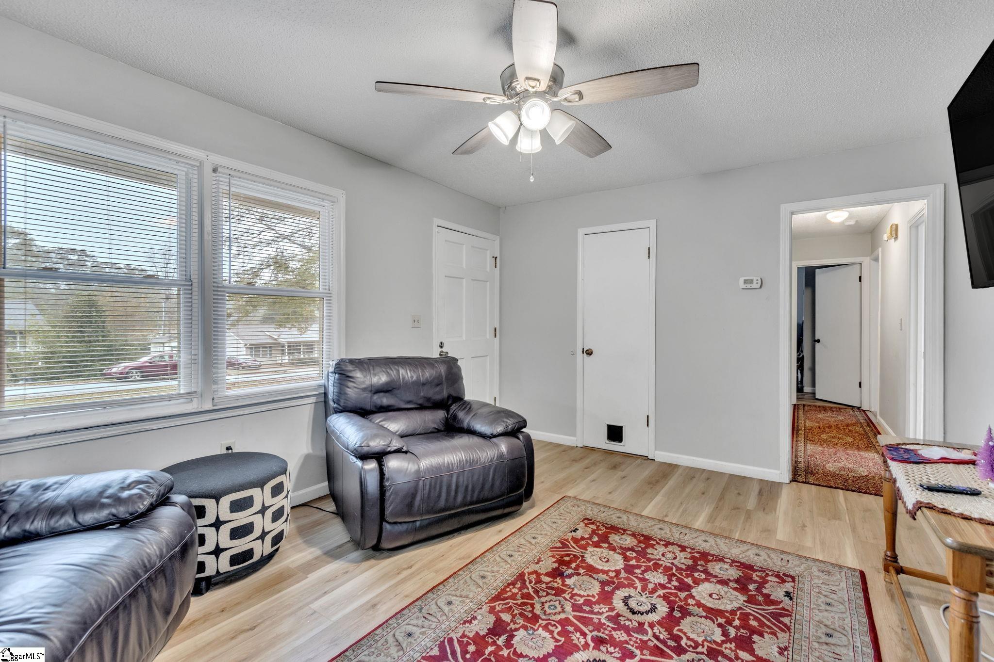 303 Kingsboro Road Anderson, SC 29626 - Photo 4 of 18 Gallery Image 4