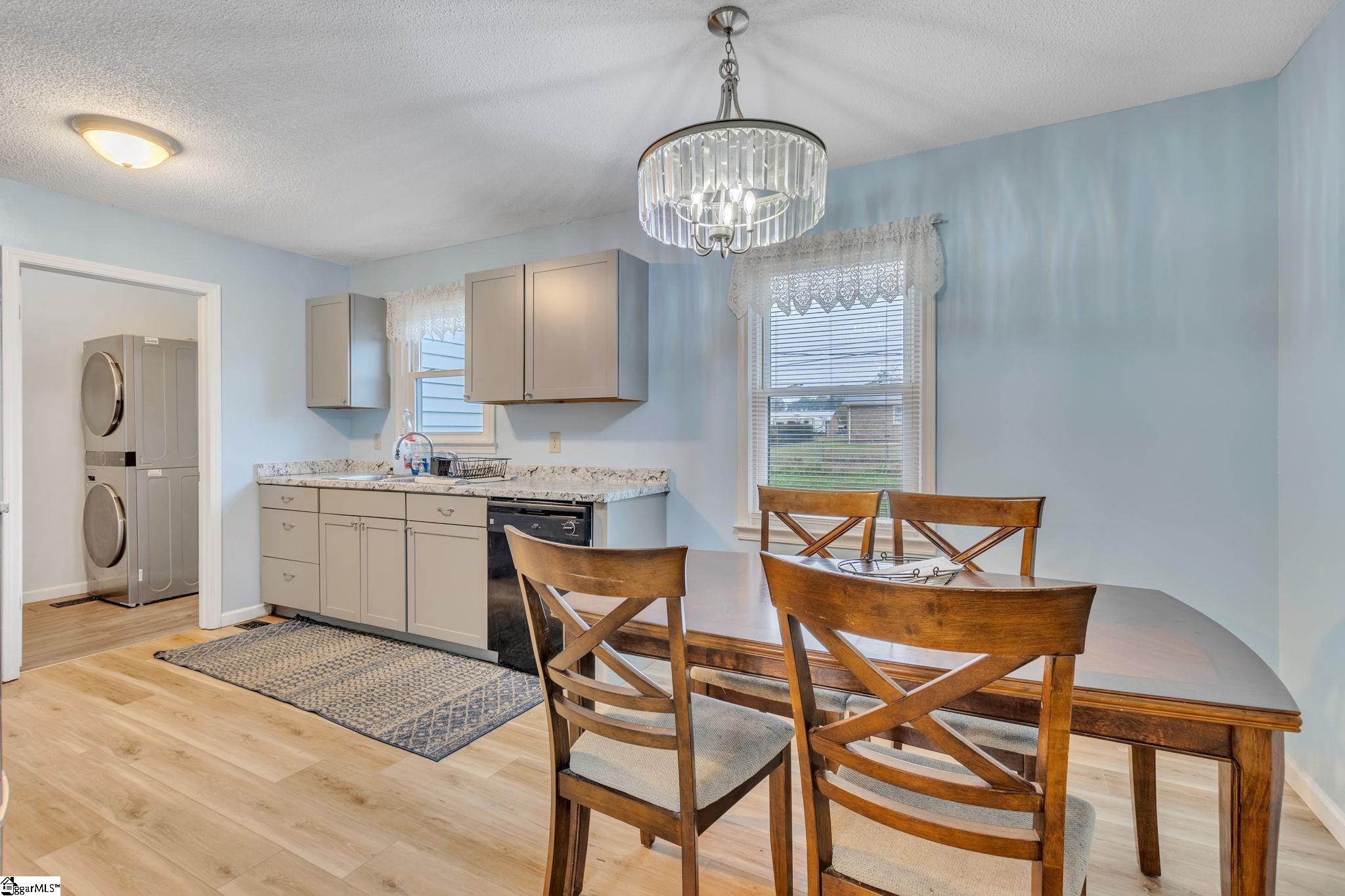 303 Kingsboro Road Anderson, SC 29626 - Photo 5 of 18 Gallery Image 5