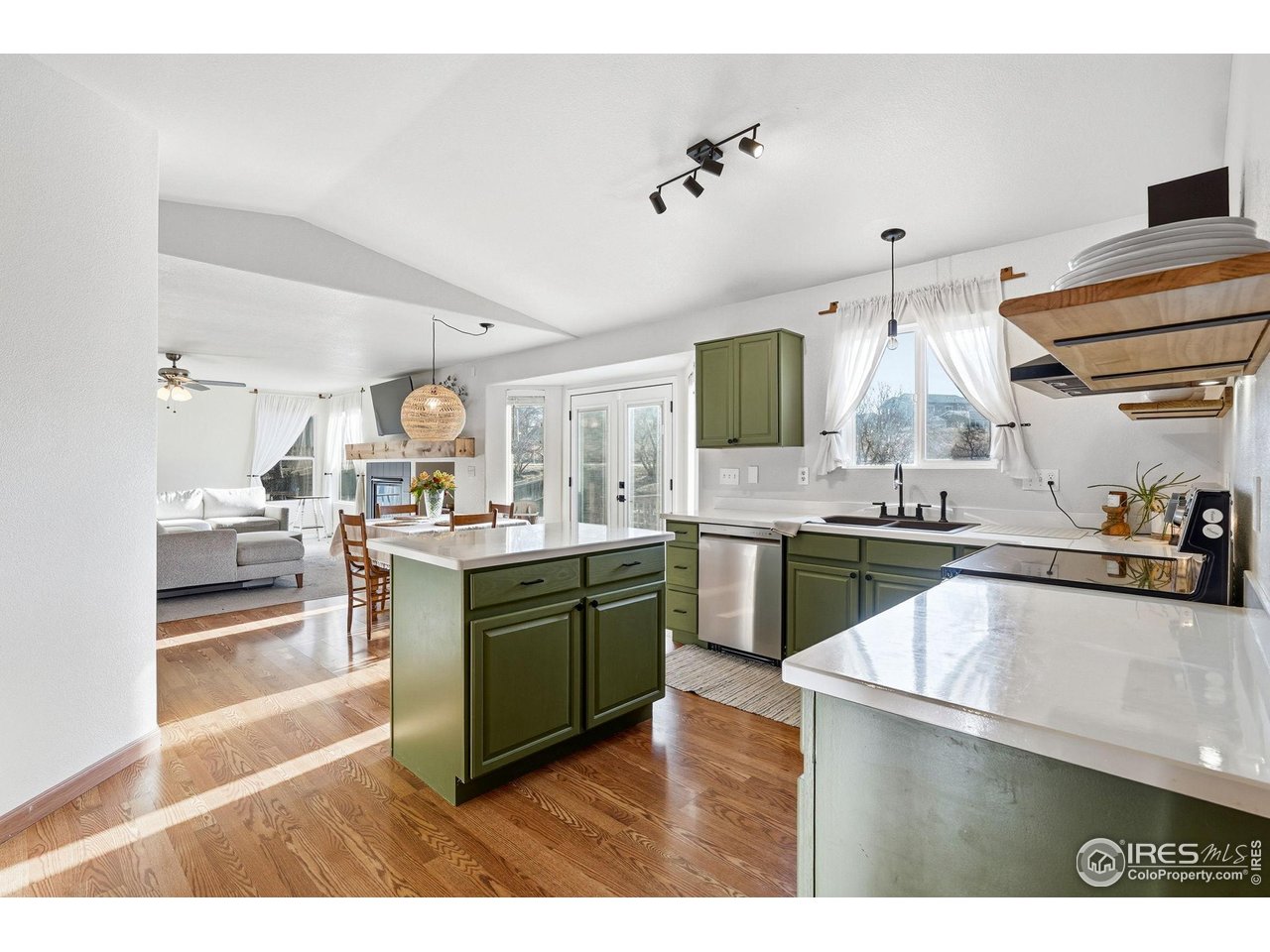 1273 Trail Ridge Road Longmont, CO 80504 - Photo 16 of 44