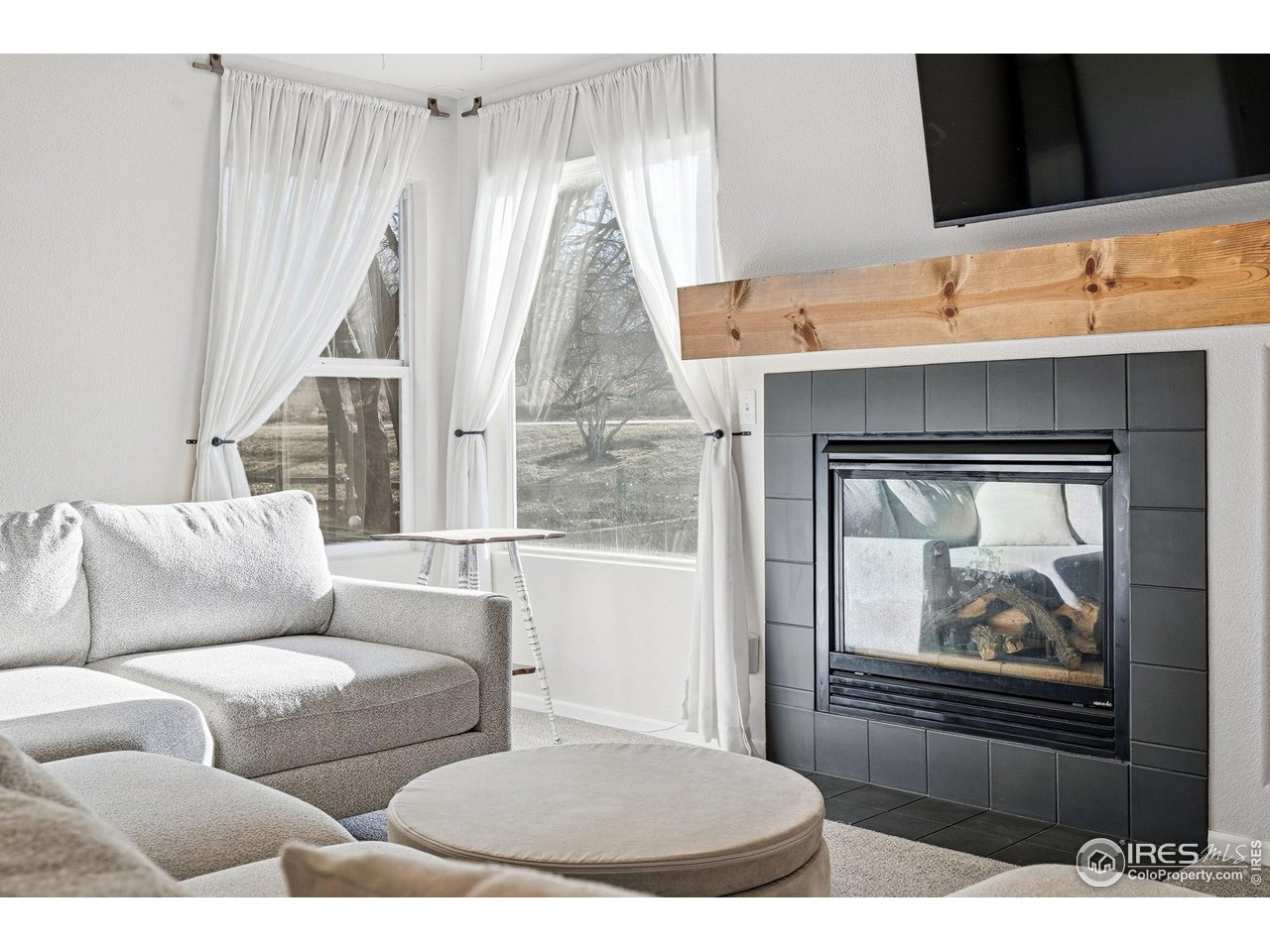 1273 Trail Ridge Road Longmont, CO 80504 - Photo 7 of 44