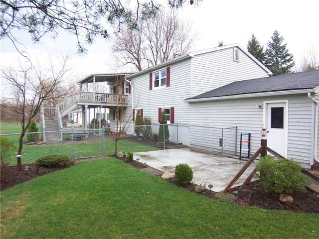 693 Yellow Mills Road Macedon, NY 14522 - Photo 2 of 16 Exterior Back