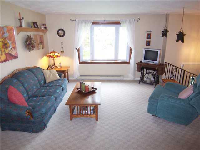 693 Yellow Mills Road Macedon, NY 14522 - Photo 9 of 16 Living Room