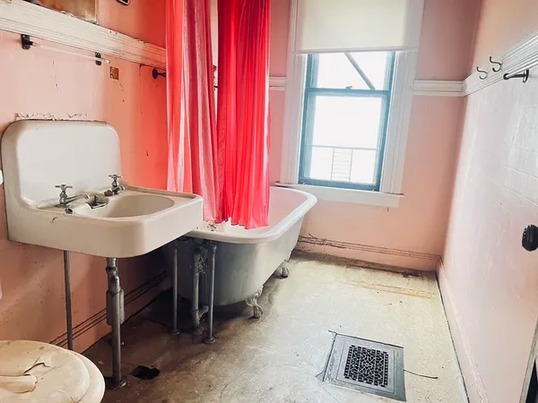 $279,000 | 157-159 Lebanon Street, Springfield, MA 01109