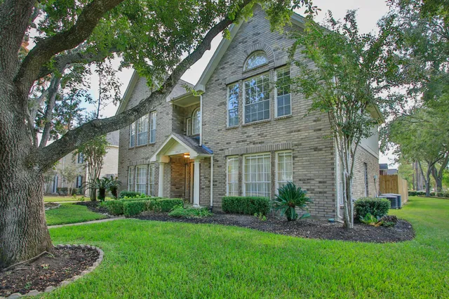 $439,000 | 14827 Atterbury Drive, Sugar Land, TX 77498