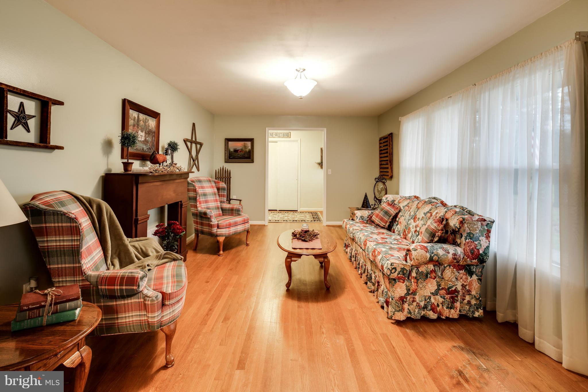 505 Ridge Road Finksburg, MD 21048 - Photo 5 of 30 Living Room