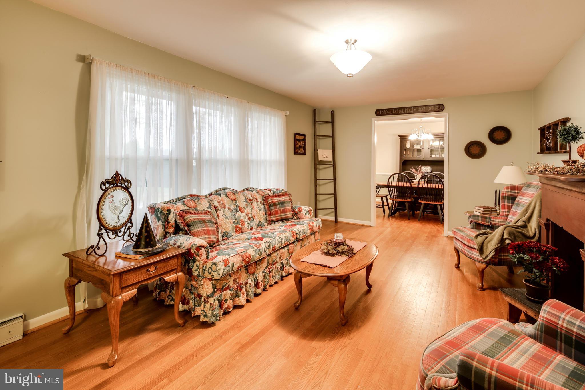 505 Ridge Road Finksburg, MD 21048 - Photo 6 of 30 Living Room
