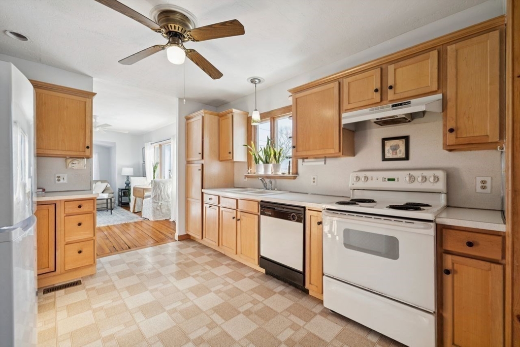 21 Jenkins Place Scituate, MA 02066 - Photo 12 of 26