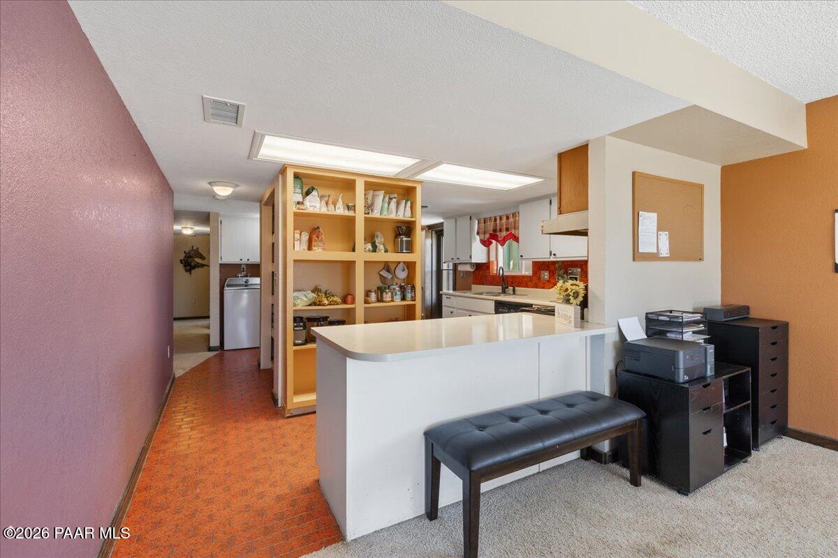 25325 North Naples Street Paulden, AZ 86334 - Photo 11 of 34 Kitchen