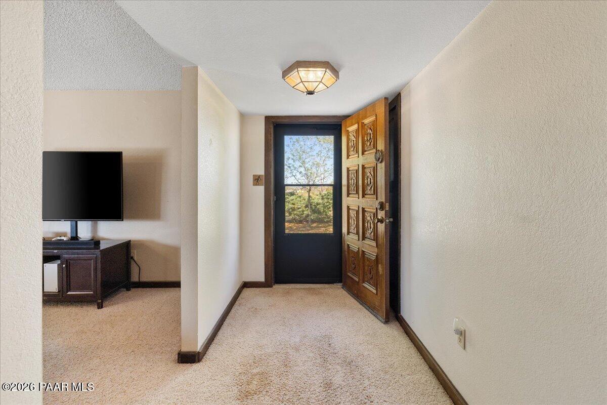 25325 North Naples Street Paulden, AZ 86334 - Photo 4 of 34 Foyer