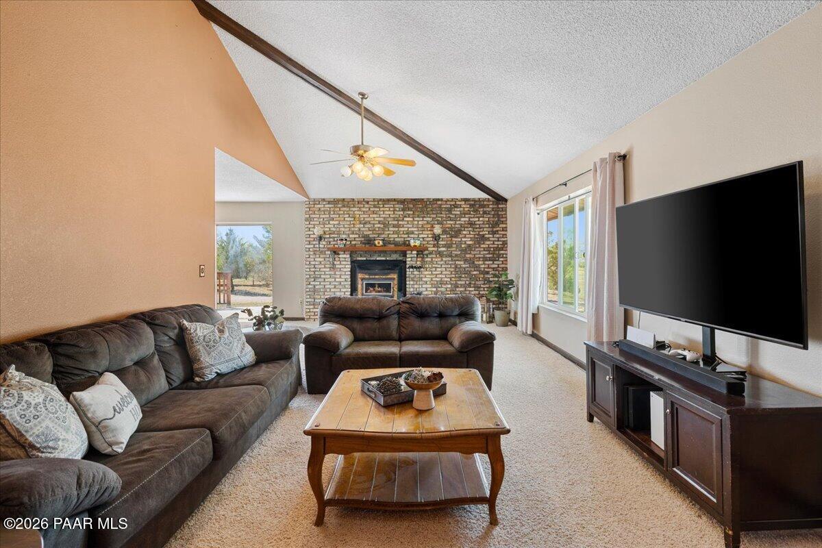 25325 North Naples Street Paulden, AZ 86334 - Photo 7 of 34 Living Room
