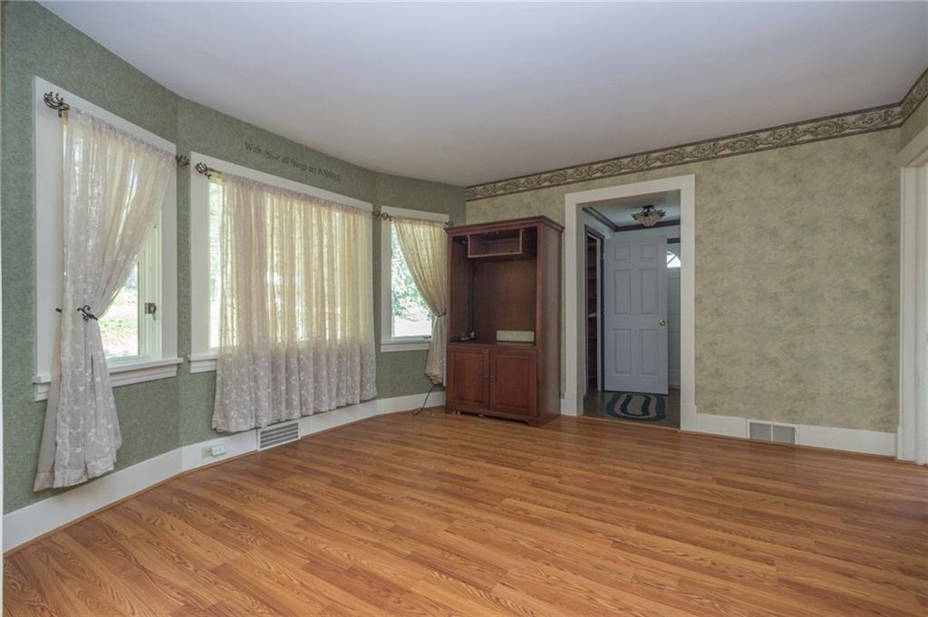 2032 Mercer Road New Brighton, PA 15066 - Photo 5 of 21 Gallery Image 5