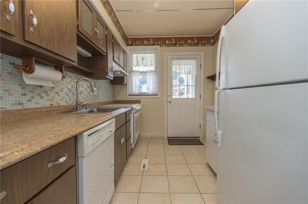 2032 Mercer Road New Brighton, PA 15066 - Photo 8 of 21 Gallery Image 8