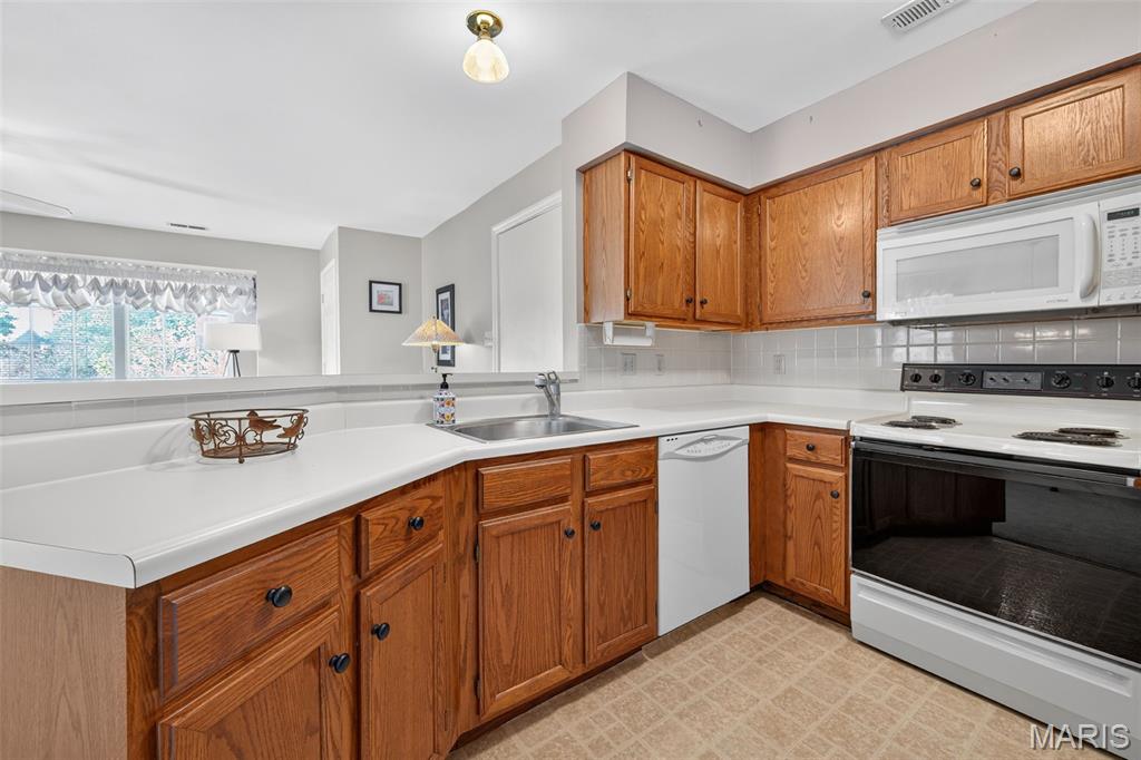 1315 Holgate Drive, Unit B Ballwin, MO 63021 - Photo 11 of 40