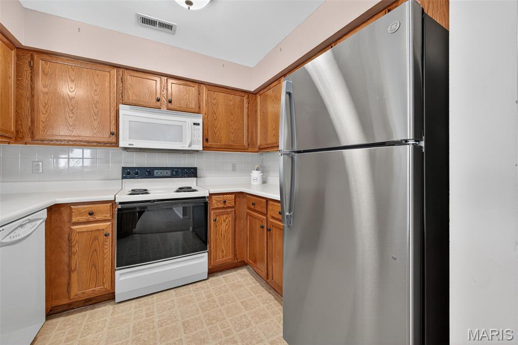 1315 Holgate Drive, Unit B Ballwin, MO 63021 - Photo 12 of 40